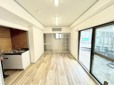  | 泉屋ビル（角ビル）