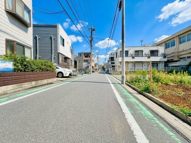 中野区野方6丁目　建築条件無し売地の前面道路含む現地写真|2026.06.08撮影

現地ご見学希望・資料請求などお気軽にお問い合わせ下さい！
03-5990-5201