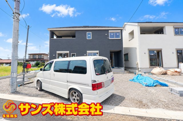 郡山市横塚6丁目　　　４号棟　　芳賀小学校、郡山第４中学区の外観|南側から見た駐車場を含む外観♪