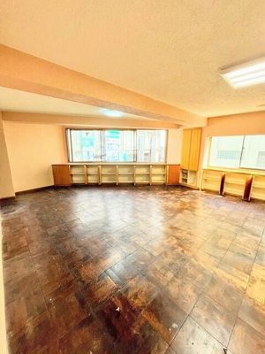 | 泉屋ビル（角ビル）