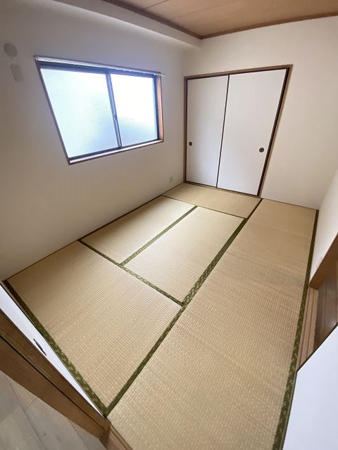 ジョイフル富松の和室