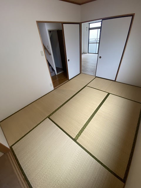 ジョイフル富松の和室
