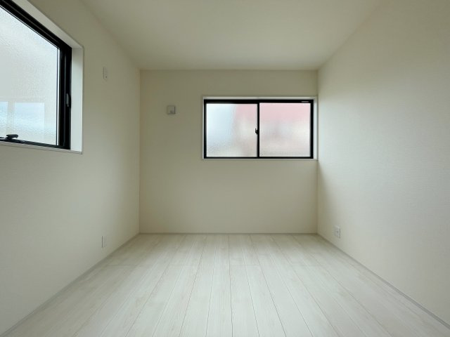 新築戸建・新築建売　福島市鳥谷野岩田　清明小・福島第一中の洋室