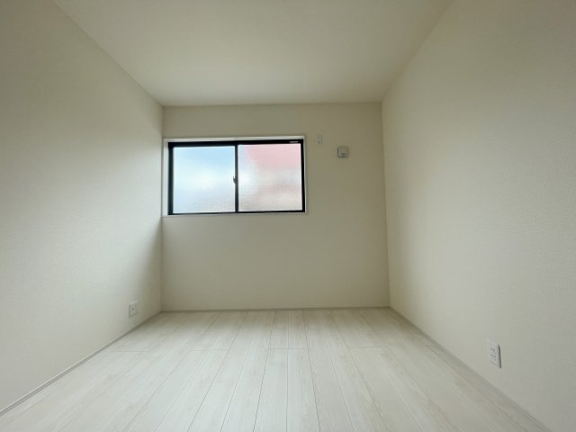 新築戸建・新築建売　福島市鳥谷野岩田　清明小・福島第一中の洋室