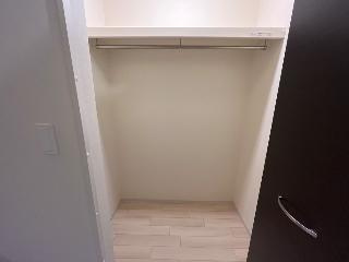 ソラーレ（東松山市松山町　アパートⅡ期新築工事）の収納|クローゼット（イメージ）