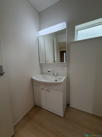秦野市清水町第1　新築戸建　全1棟1号棟の独立洗面台