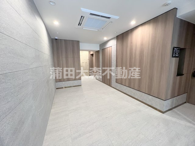 シーズンフラッツ大森ブライトのエントランス