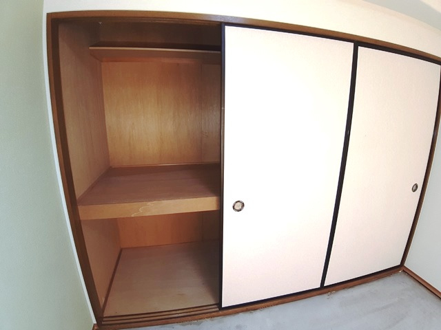 オアシス鷹丘の収納