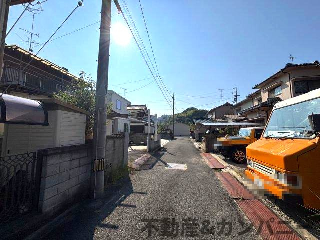 堀江町のおトチ　松山市堀江町売土地の前面道路含む現地写真|前面道路含む現地写真です