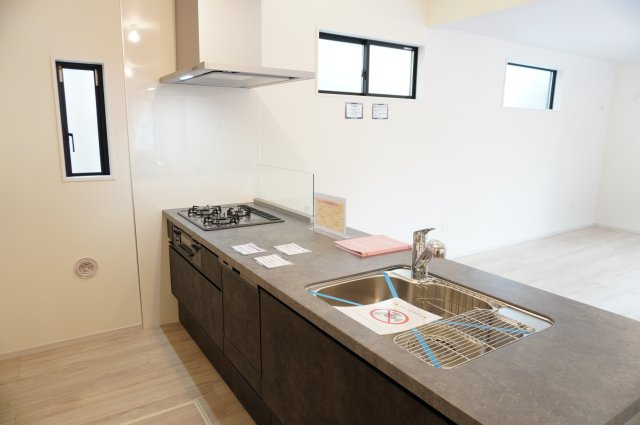 越谷市宮本町5丁目 新築分譲住宅のキッチン