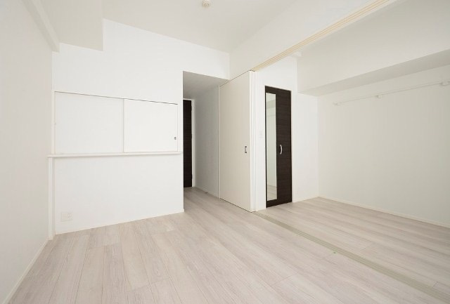 新品家具付きマンション築港本町10(KaGood福岡)の居間・リビング