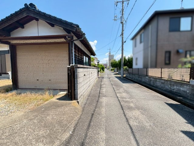 新生2丁目の前面道路含む現地写真