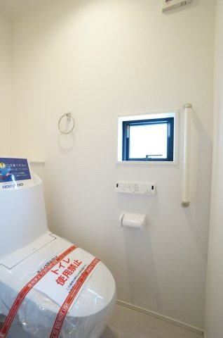 グラファーレ知多市南巽が丘　１号棟のトイレ|水機能付き温水洗浄便座です！！