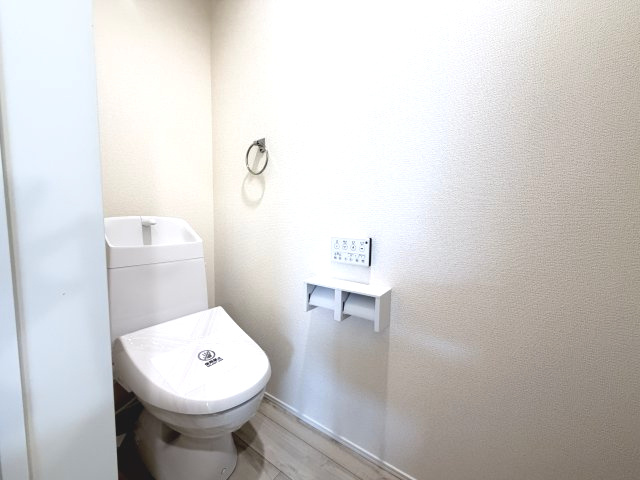 リナージュ前橋市天川原町１丁目01期　１号棟のトイレ|【イメージ画像】2階トイレです。清潔感のある白を基調としています。