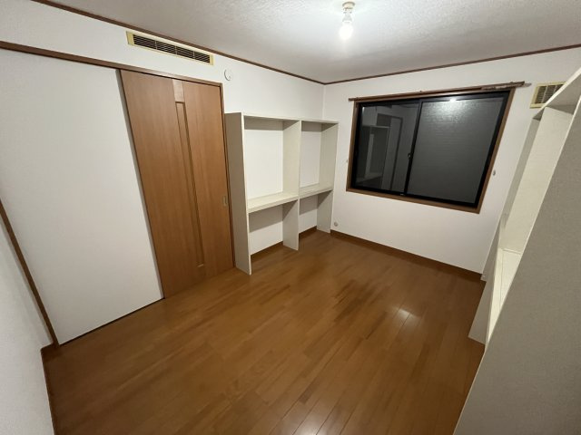 さいたま市岩槻区黒谷戸建の洋室|使い勝手のいい洋室です