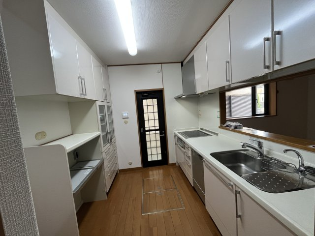 さいたま市岩槻区黒谷戸建の収納|キッチン収納も充実しています
