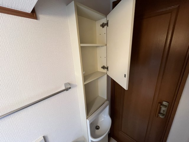 さいたま市岩槻区黒谷戸建の収納|トイレ収納です