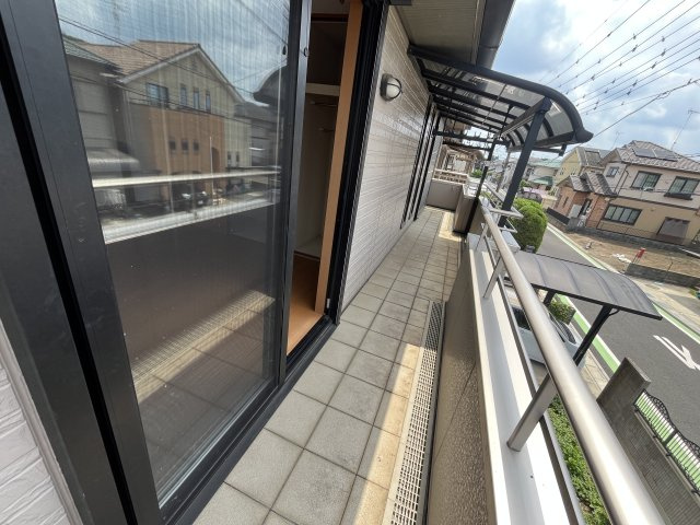 さいたま市岩槻区黒谷戸建のバルコニー|お洗濯にも便利なバルコニー付き