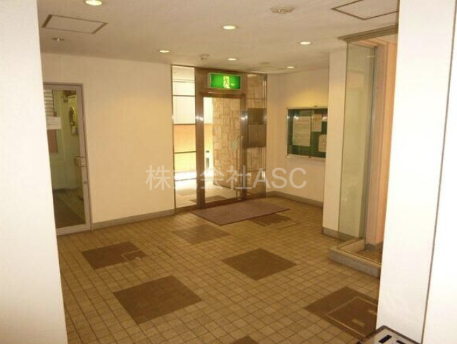 クルーム新大阪 2番館　貸店舗・事務所のロビー