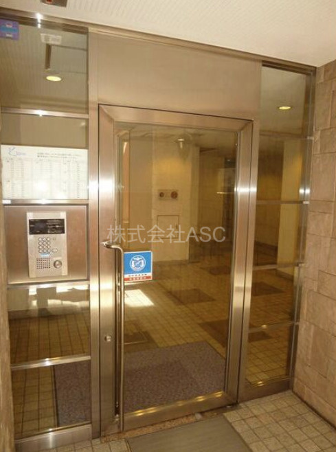 クルーム新大阪 2番館　貸店舗・事務所の玄関