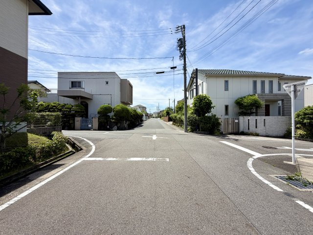 名東区平和が丘5丁目土地の前面道路含む現地写真|東側道路　幅員約8.0ｍ