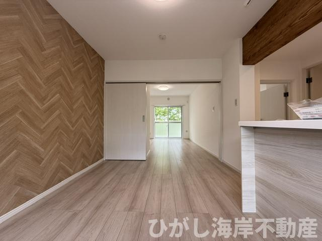 湘南西部住宅2-5号棟のダイニング|新規リフォーム完了！　10.3帖　LDK