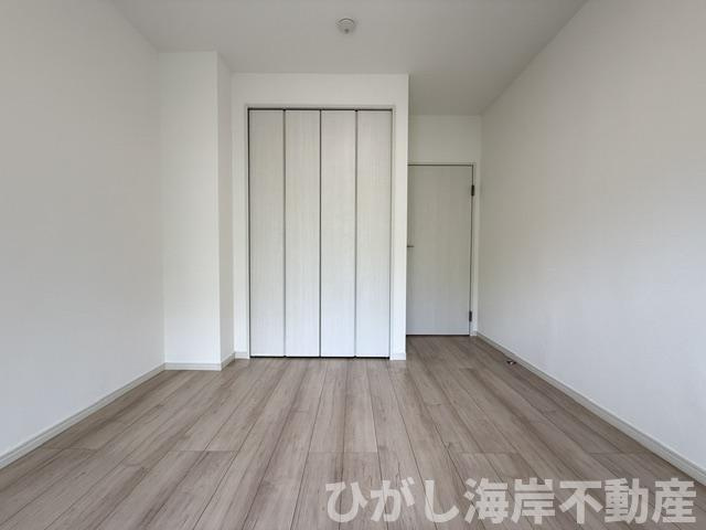 湘南西部住宅2-5号棟の内装|新規リフォーム完了！　5.7帖　洋室
