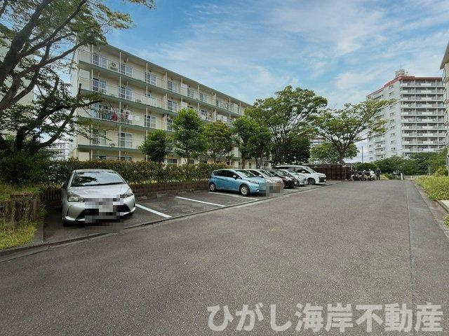 湘南西部住宅2-5号棟の駐車場|敷地内駐車場