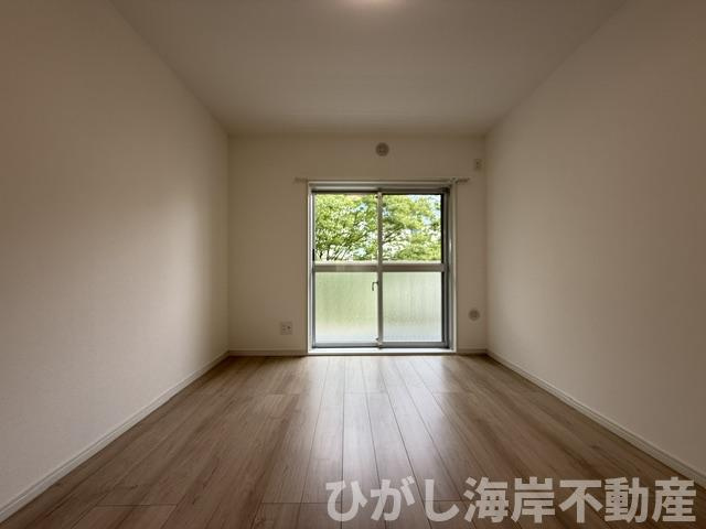湘南西部住宅2-5号棟の洋室|新規リフォーム完了！　6帖　洋室