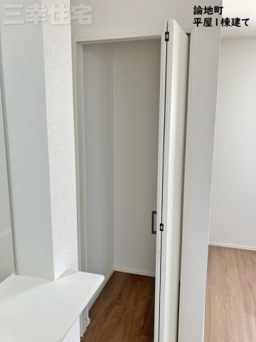 高浜市論地町の収納|キッチンにあるパントリー。食材ストックに困りません。