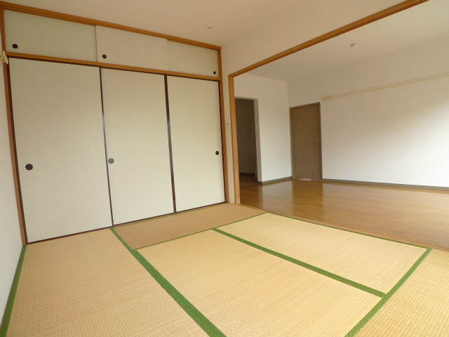 クレール西船の和室