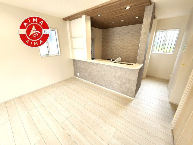 福岡市西区野方3丁目第1-2棟（2号棟）のダイニング|キッチンから立ち込める香りが今日の料理を期待させます。