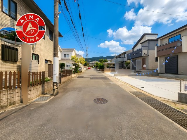 福岡市西区野方3丁目第1-2棟（2号棟）の外観|前面道路含む現地の写真です。