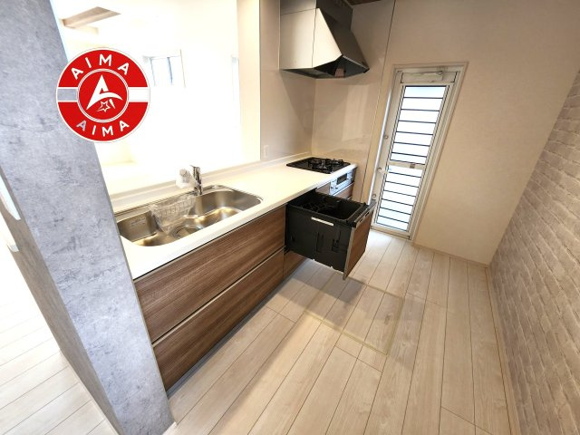 福岡市西区野方3丁目第1-2棟（2号棟）のキッチン|洗い物のストレスを軽減する、広々としたシンクスペース。