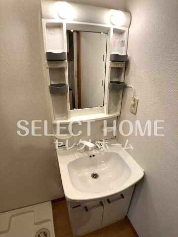 【独立洗面台】 | 第5カネイ八帖北町アパートＢ棟 | 独立洗面台、小物を置くことができて便利です