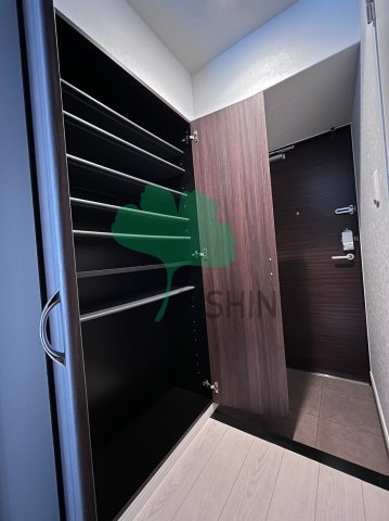 エンクレストNEO博多駅南(エンクレストネオ博多駅南)の玄関|下駄箱もしっかりついてます！