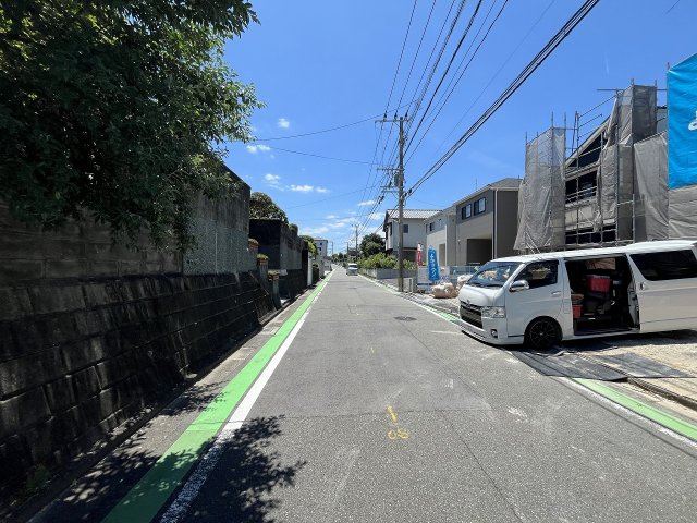 【その他】 | 福岡市東区美和台5丁目9期　1号棟（全2棟）【仲介手数料無料・0円】 | 現地写真。前面道路です。
