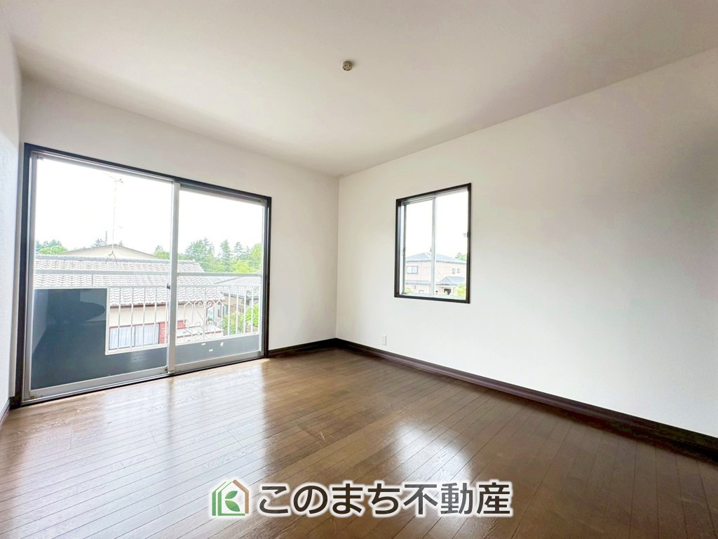 KEM下都賀郡壬生町2期　中古戸建の洋室|南向きで陽当たりの良い洋室♪風通しもよく快適です☆
