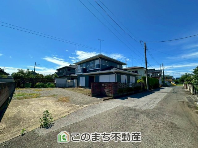 KEM下都賀郡壬生町2期　中古戸建の前面道路含む現地写真|前面道路は広々としてます！運転が苦手な方でもお車の出し入れ簡単で安心です☆
