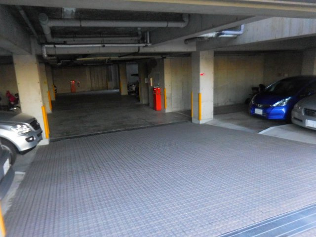 シャインヒル郡家の駐車場