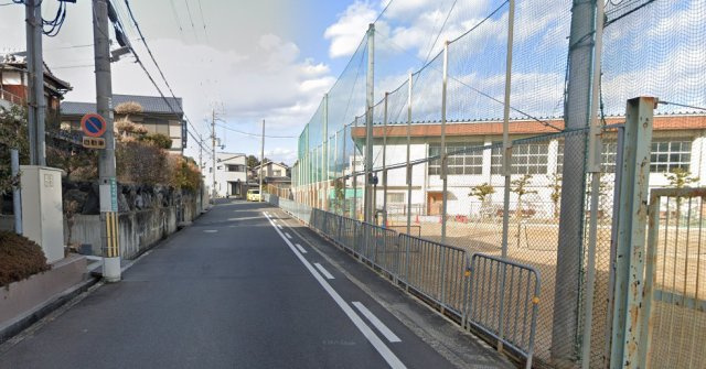 シャインヒル郡家の周辺