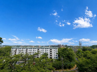 【展望】 | 愛宕2丁目住宅　清潔感のある共用部分！管理体制良好！ | 高台のため、開放感のある眺望。