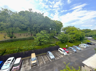 【駐車場】 | 愛宕2丁目住宅　清潔感のある共用部分！管理体制良好！