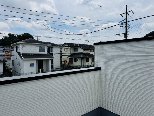 八王子市　北野台　新築一戸建て　３３期のバルコニー|～陽当たりの良いワイドバルコニー　洗濯物がよく乾きそうです～