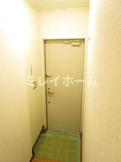 リベルテ池田山の玄関