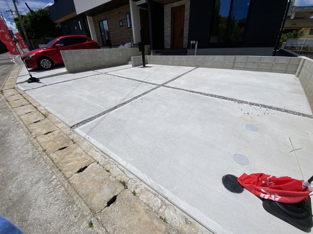 浦添市仲間（全6棟）の駐車場|※同仕様写真です　