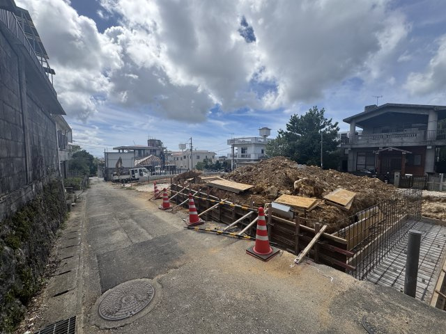 浦添市仲間（全6棟）の前面道路含む現地写真|※南側公道4m♪