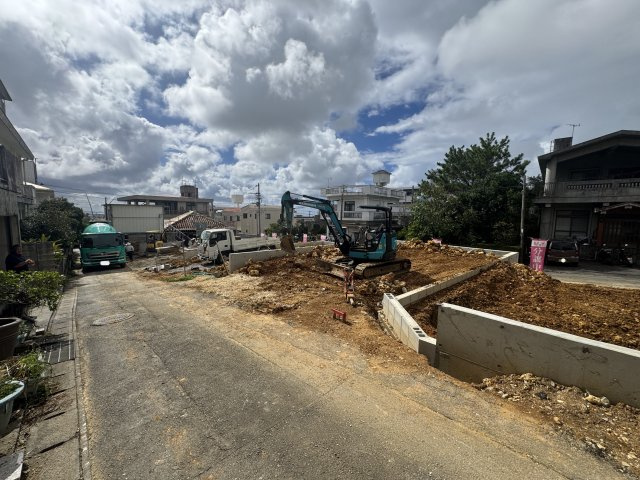 浦添市仲間（全6棟）の前面道路含む現地写真|※南側公道4m♪