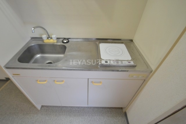 広島市中区加古町の賃貸マンションのキッチン