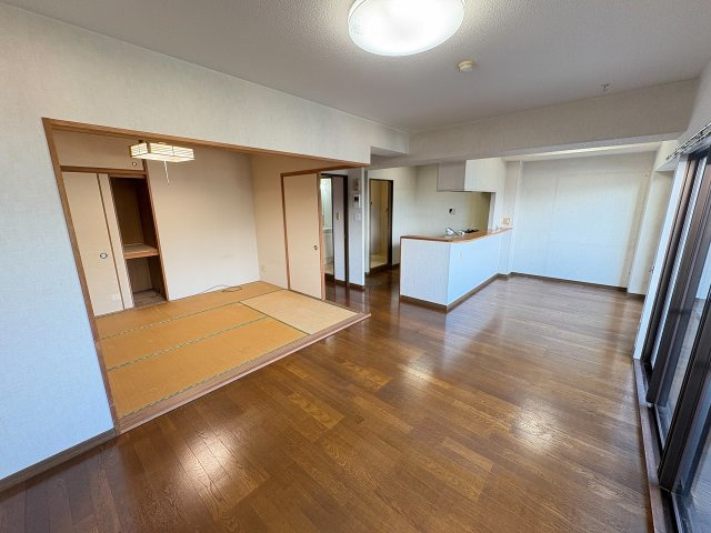 スカイハイツ今宿の居間・リビング